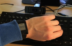 Pebble smartwatch displaying Twine notification